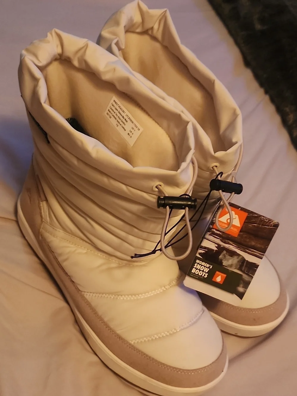 Ozark Trail Women's Cream and Tan Insulated Snow Boots